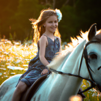 dívka na koni